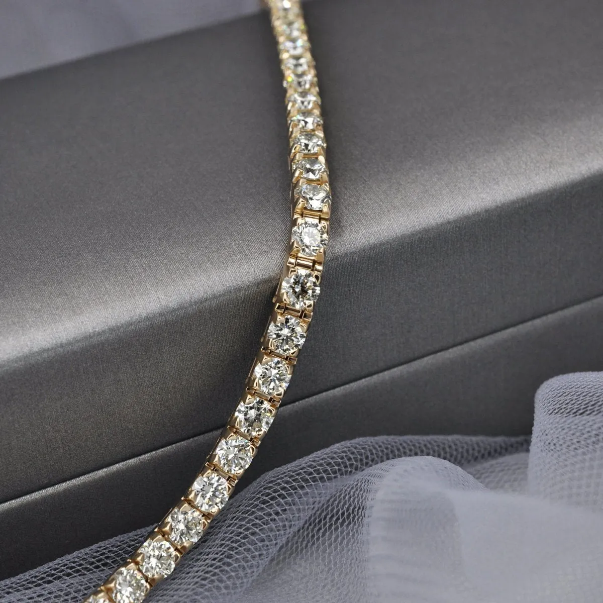 1.50-8.00 CT Round Cut Diamonds - Tennis Bracelet