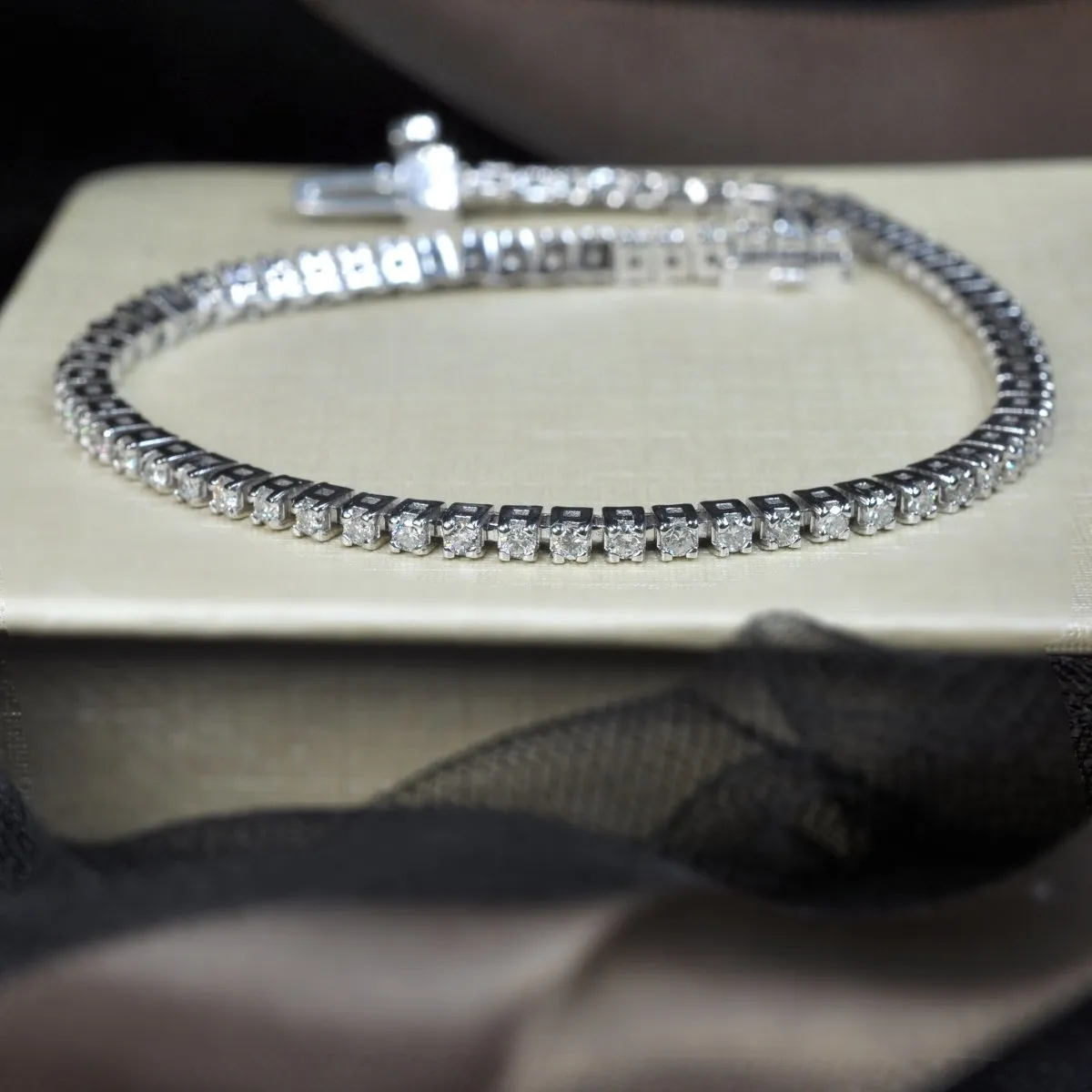 1.50-8.00 CT Round Cut Diamonds - Tennis Bracelet