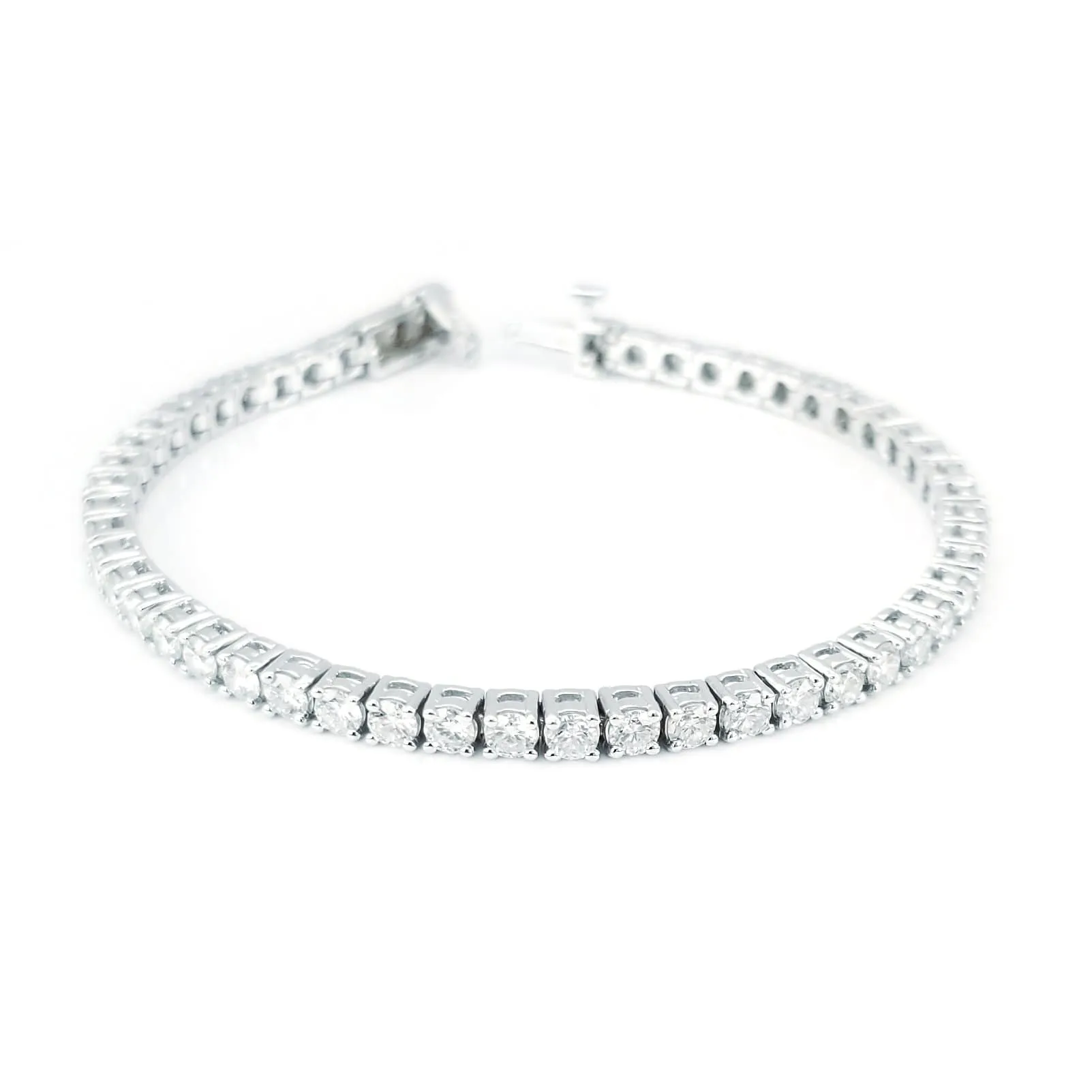 5.20cttw Forever One Moissanite Tennis Bracelet