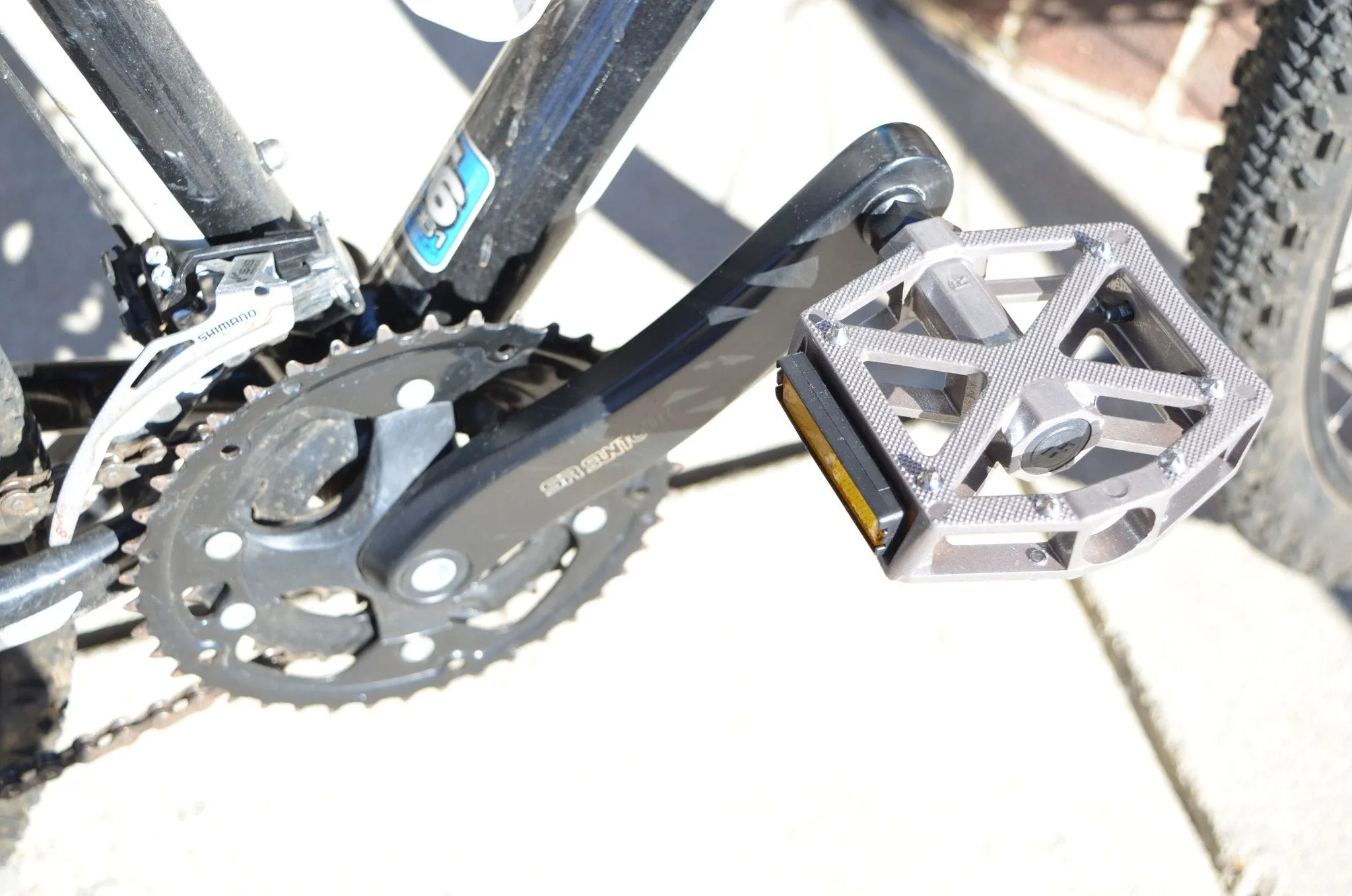 Bike Pedals: Flat Alloy Platform for MTB or BMX Mountain Bikes