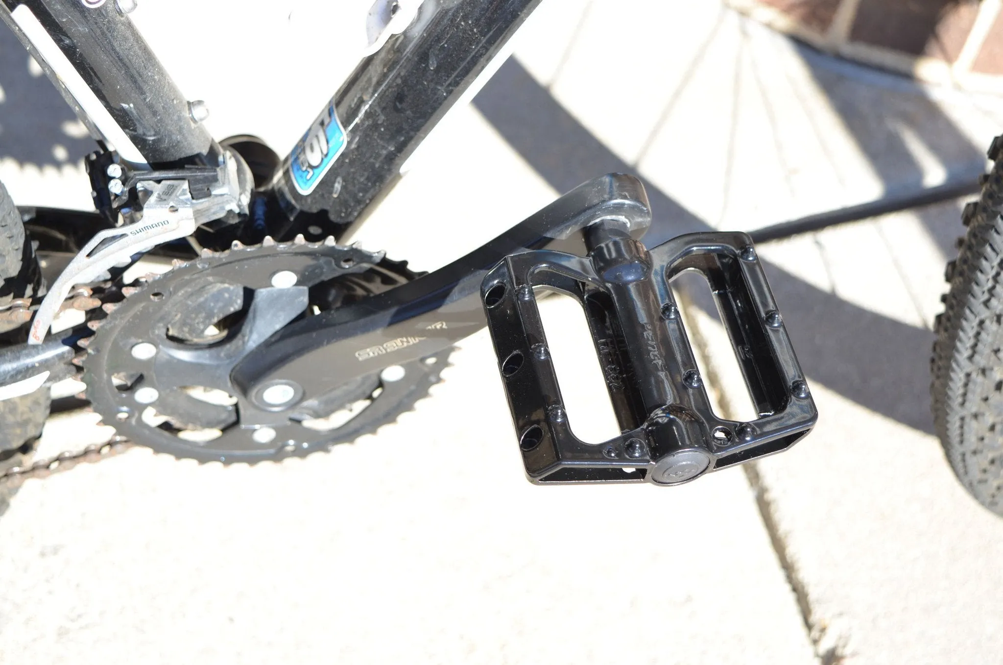 Bike Pedals: Flat Alloy Platform