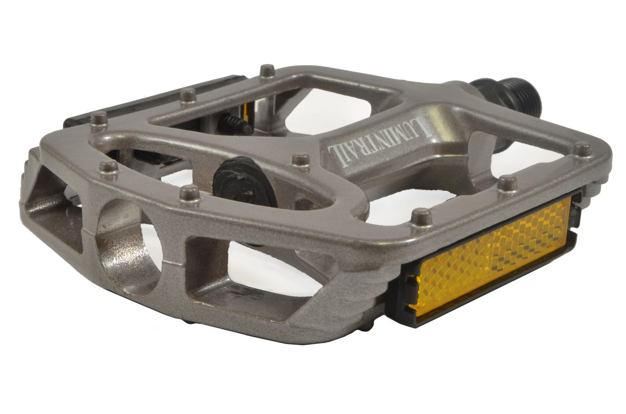 Bike Pedals: Light Weight with Anti-Skid Pins