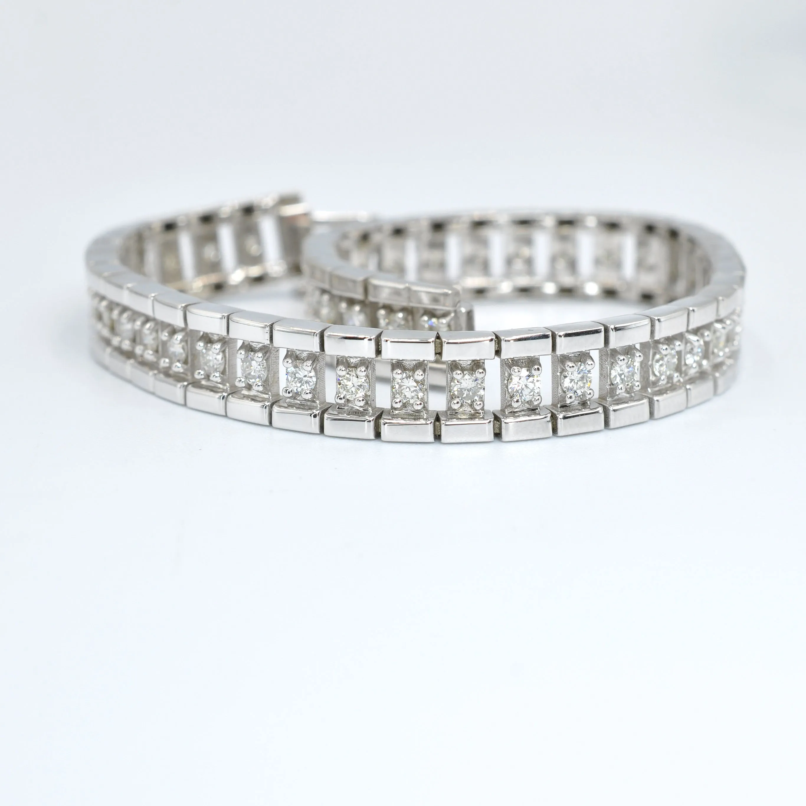 Captivating 2.00 CT Round Cut Diamonds - Diamond Bracelet in 14KT White Gold