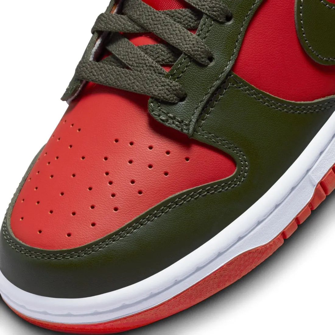 Dunk Low Retro Bttys Lifestyle Shoes