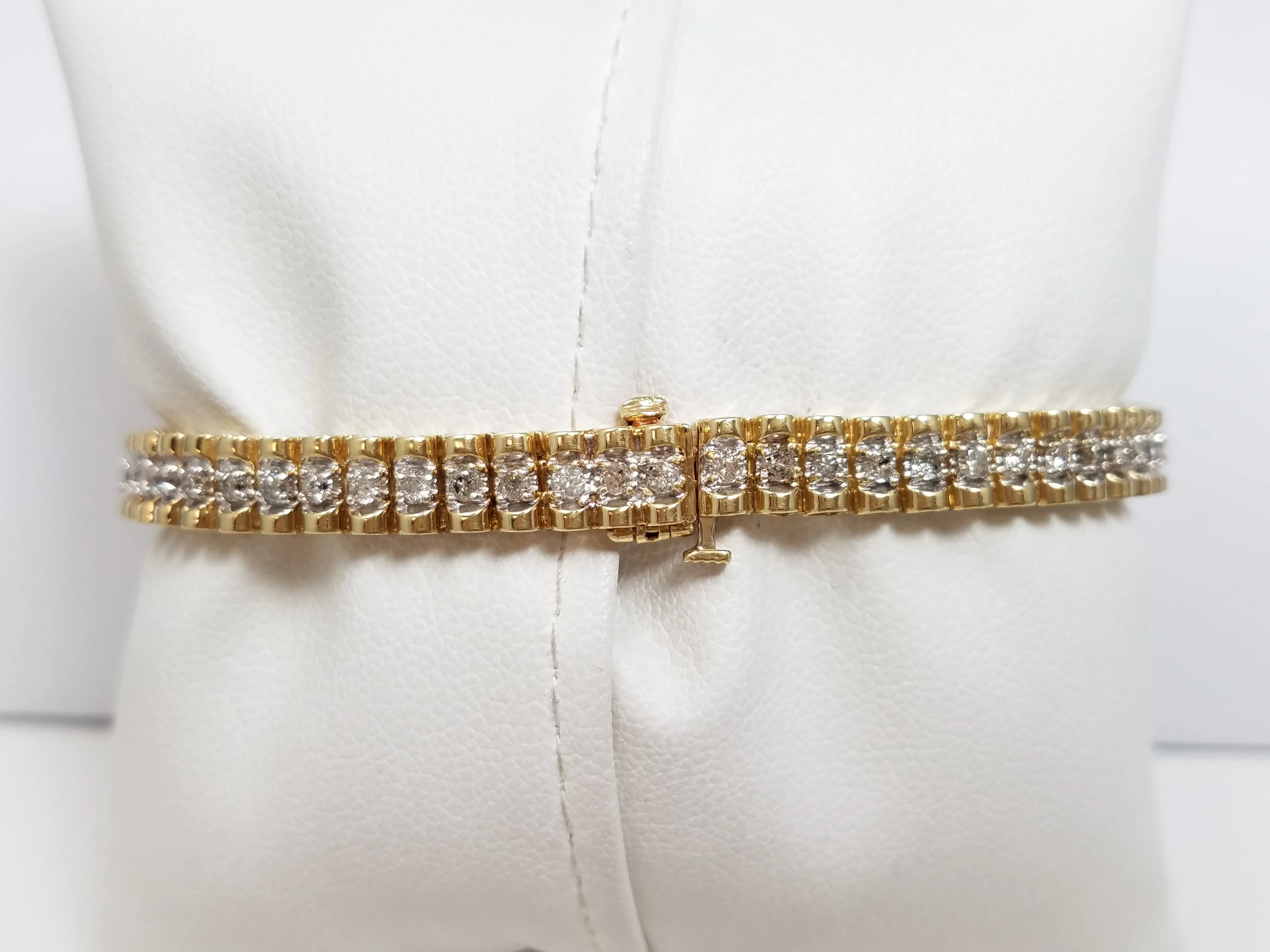 Glitzy 7" 10k Yellow Gold Natural Diamond Tennis Bracelet