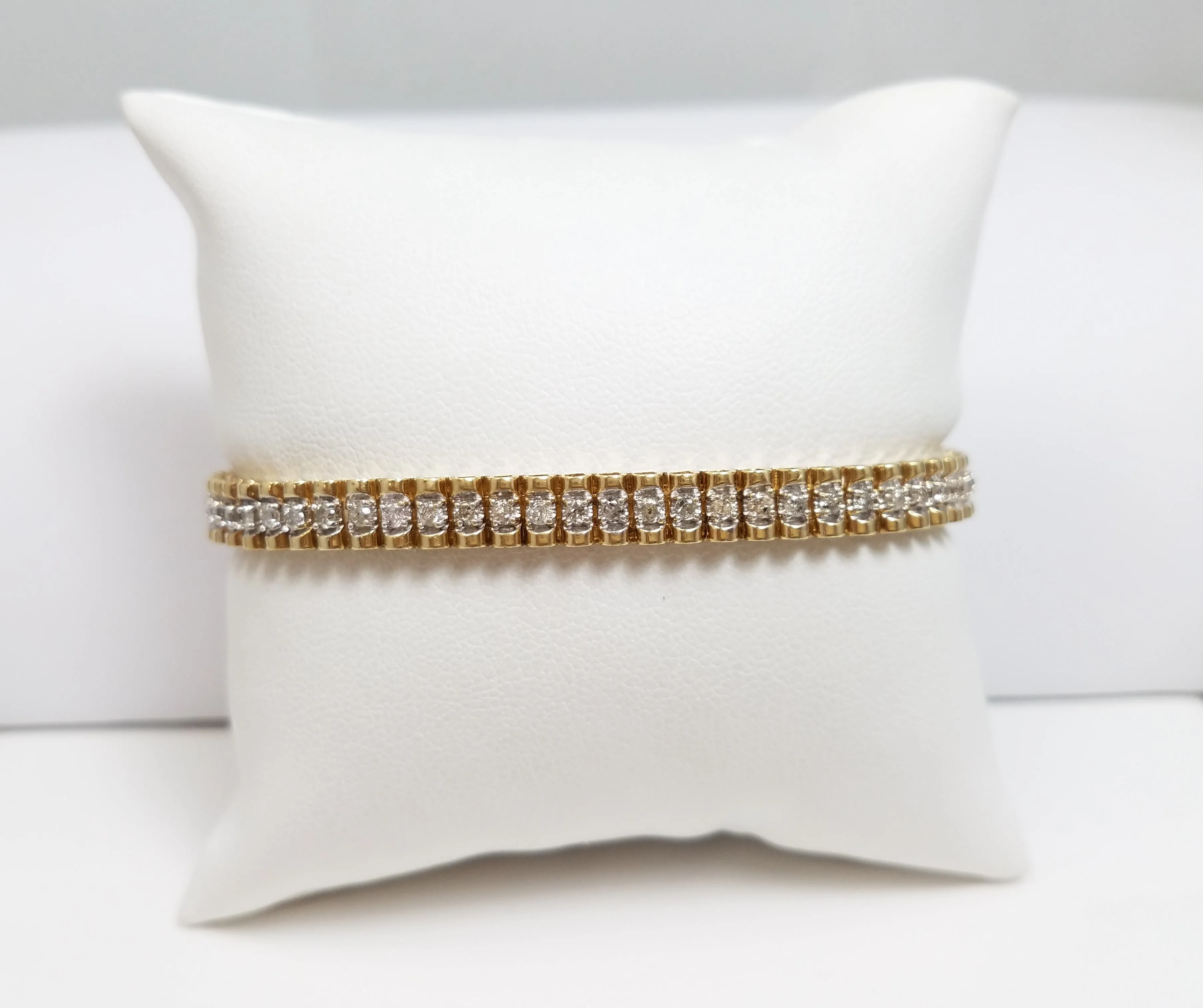 Glitzy 7" 10k Yellow Gold Natural Diamond Tennis Bracelet