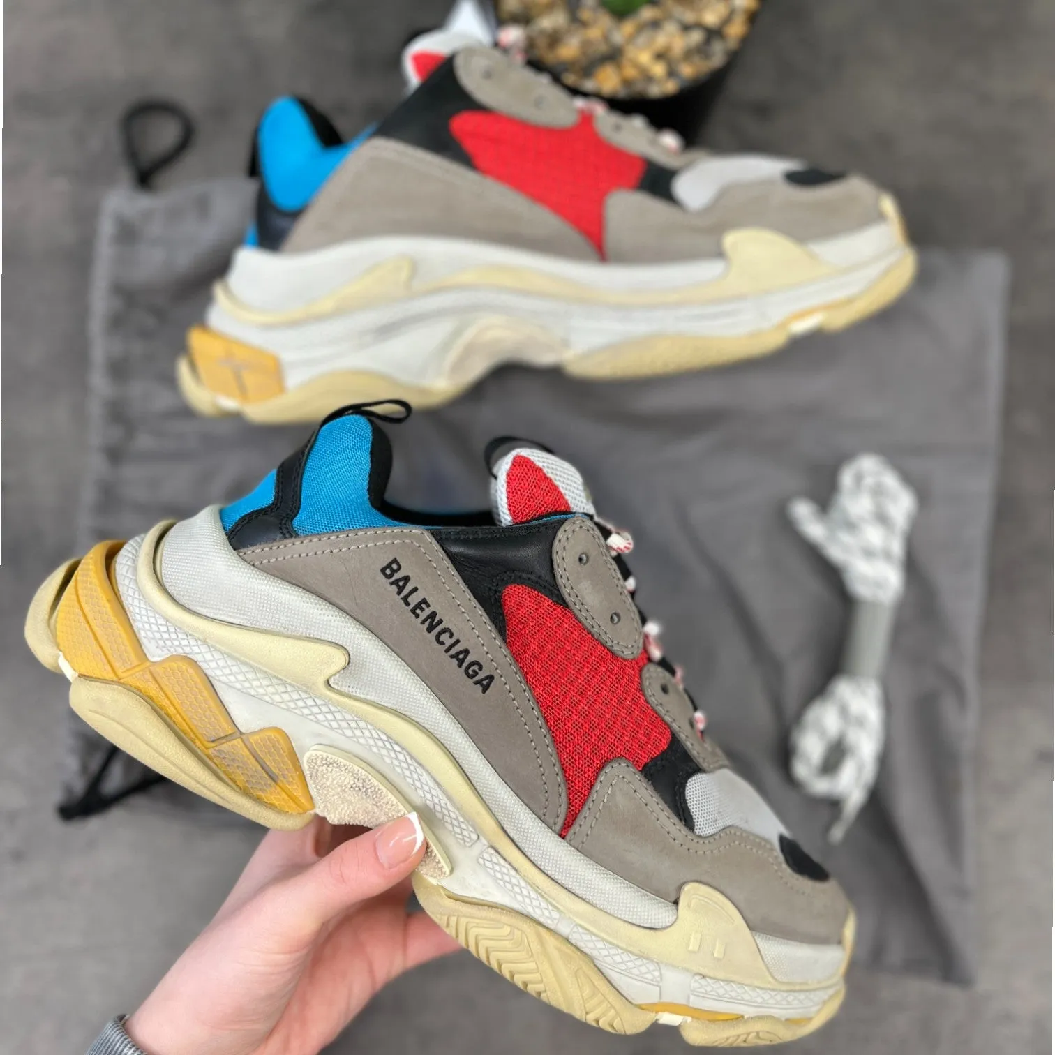 Men's Triple S Low Trainers Multi-Coloured Size EU 41 / UK 7