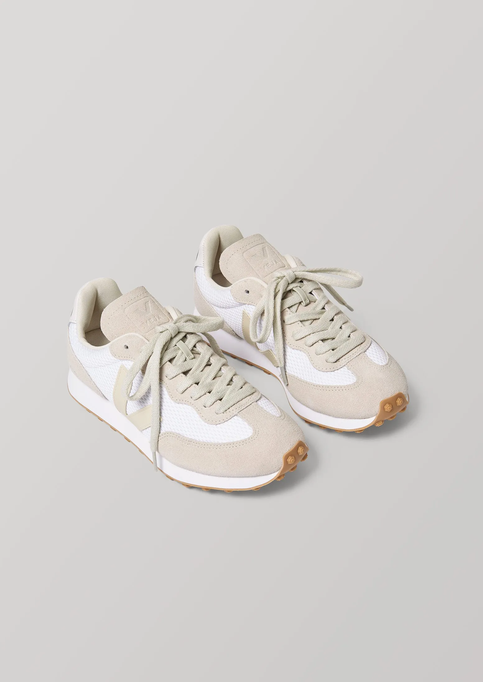 Veja Trainers | White/Natural